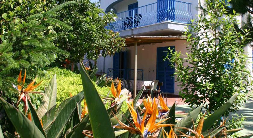 Aparthotel Villa Marinu Forio  Exterior photo